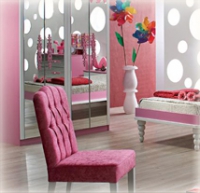 Гардероб за детска стая в розово