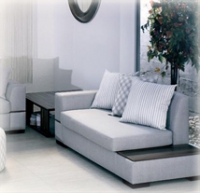 Дизайнерски диван за холни помещения в бяло